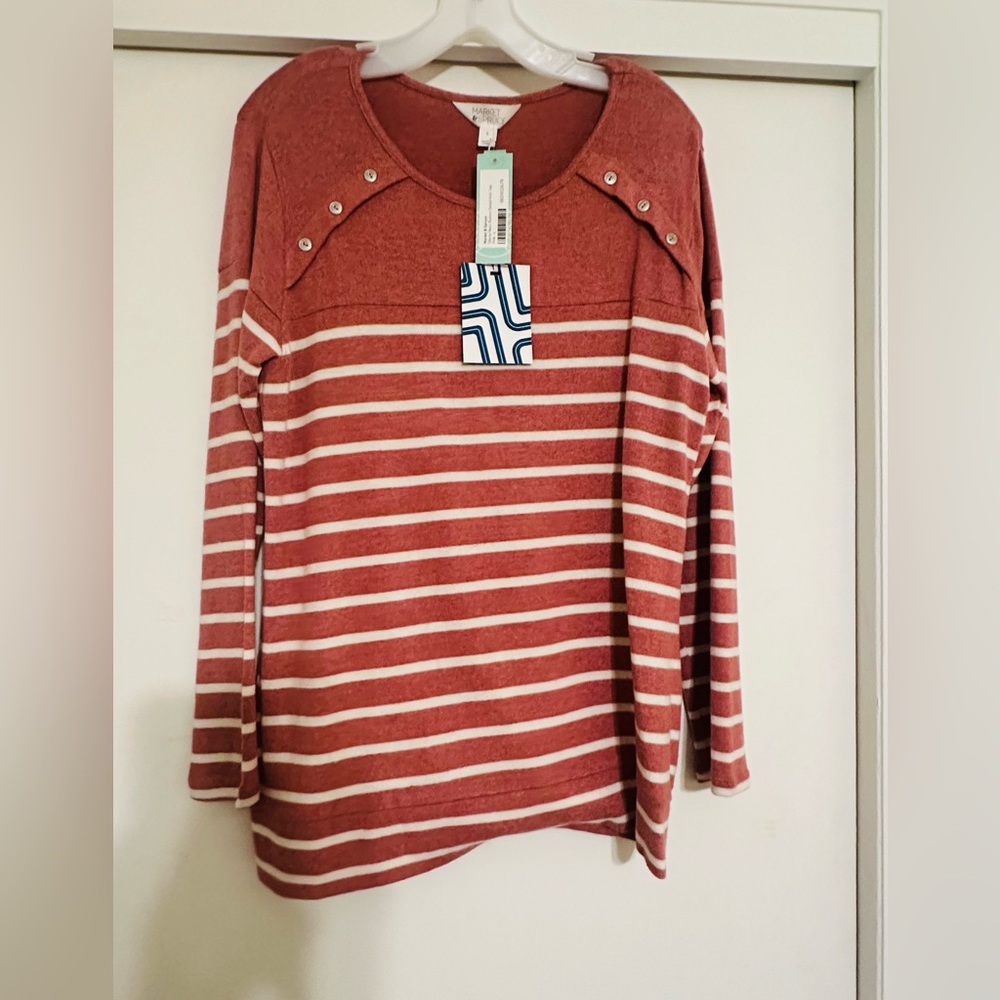 Market & Spruce Size L top